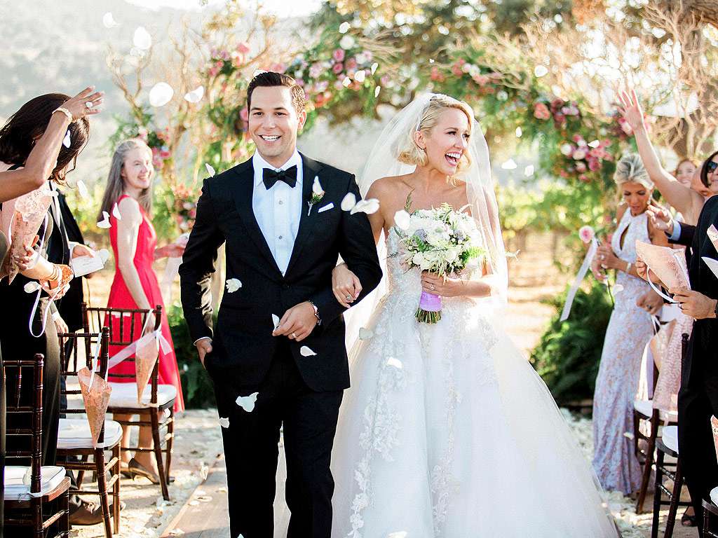 1024x768 Anna Camp and Skylar Astin's Wedding