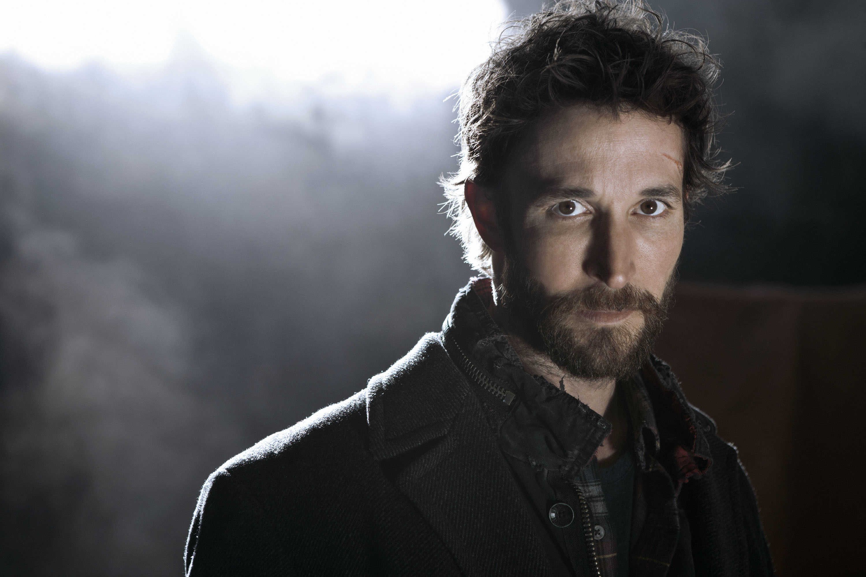3000x2000 Noah Wyle Wallpaper