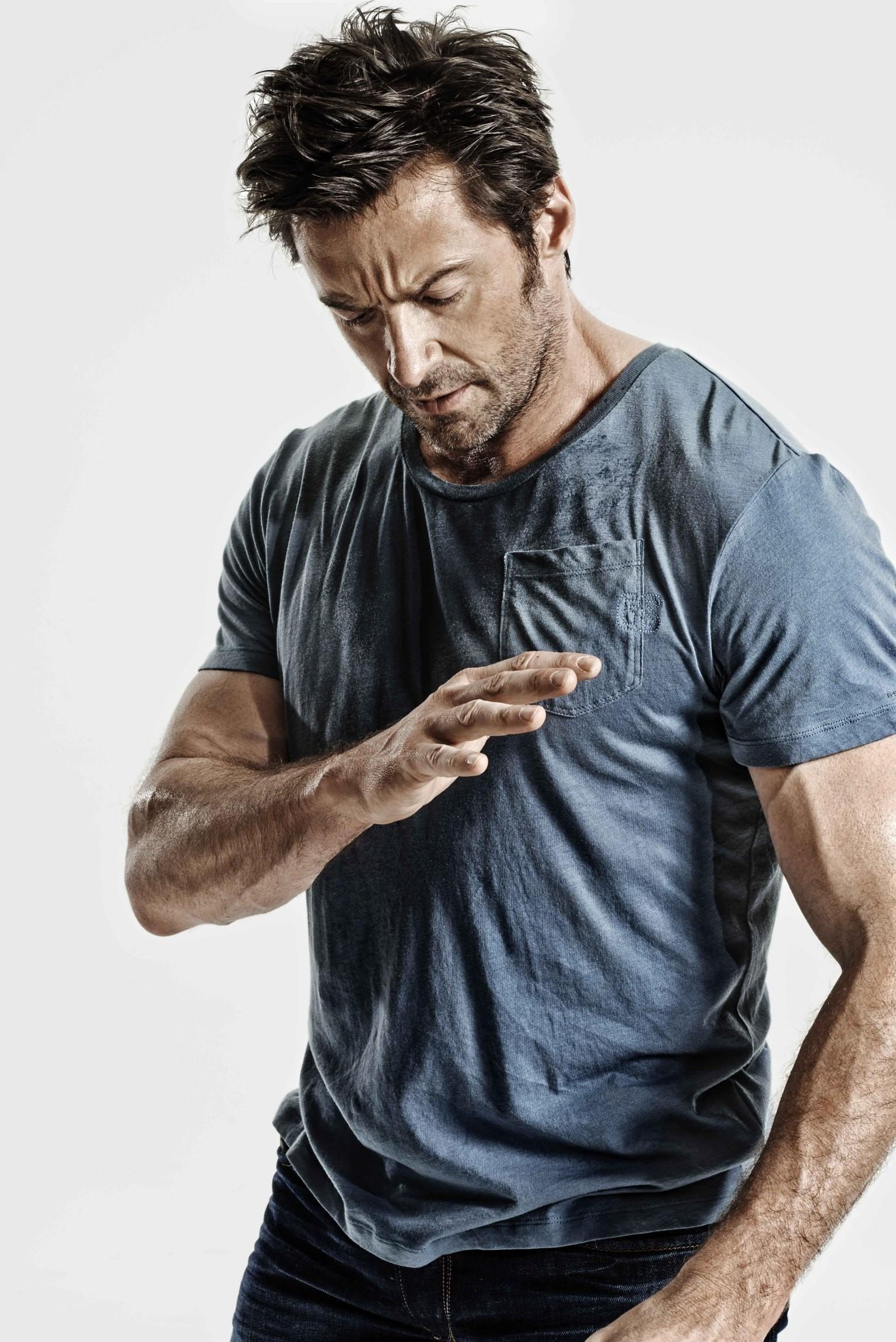 1536x2301 Hugh Jackman iPhone Wallpaper
