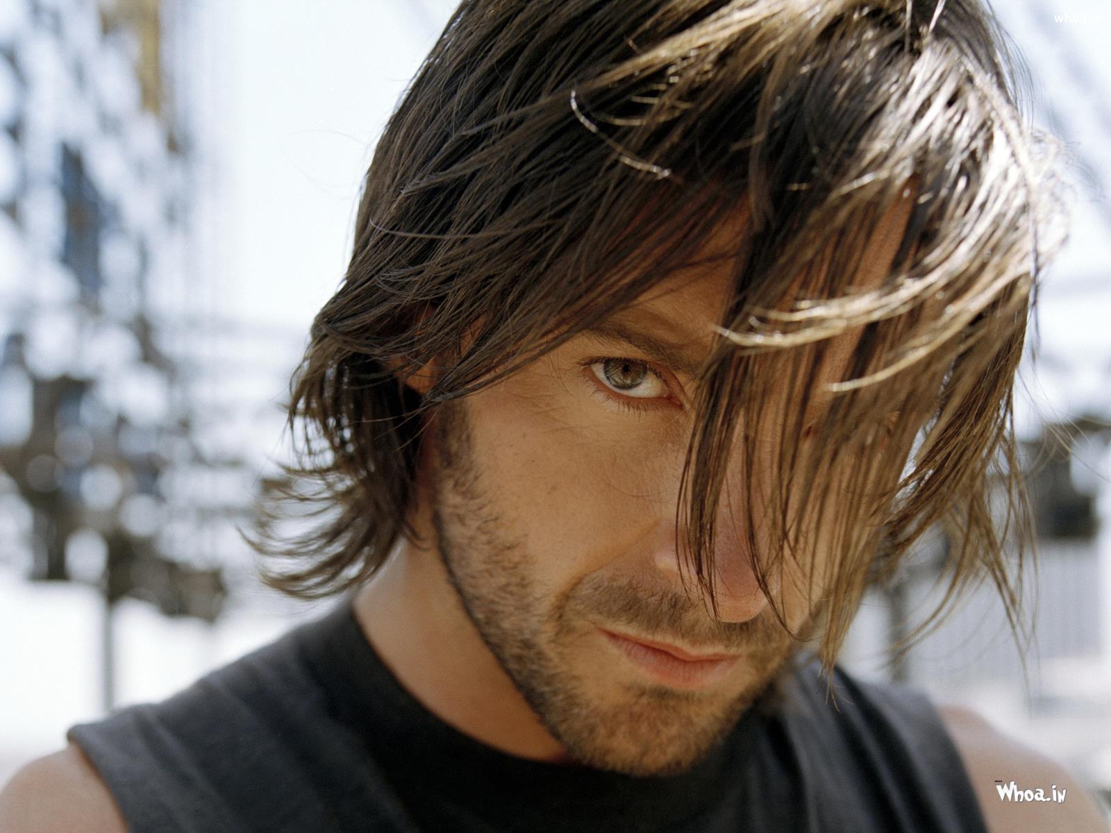 1600x1200 Hugh Jackman Face Closeup And Stylish Hair Style Wallpaper