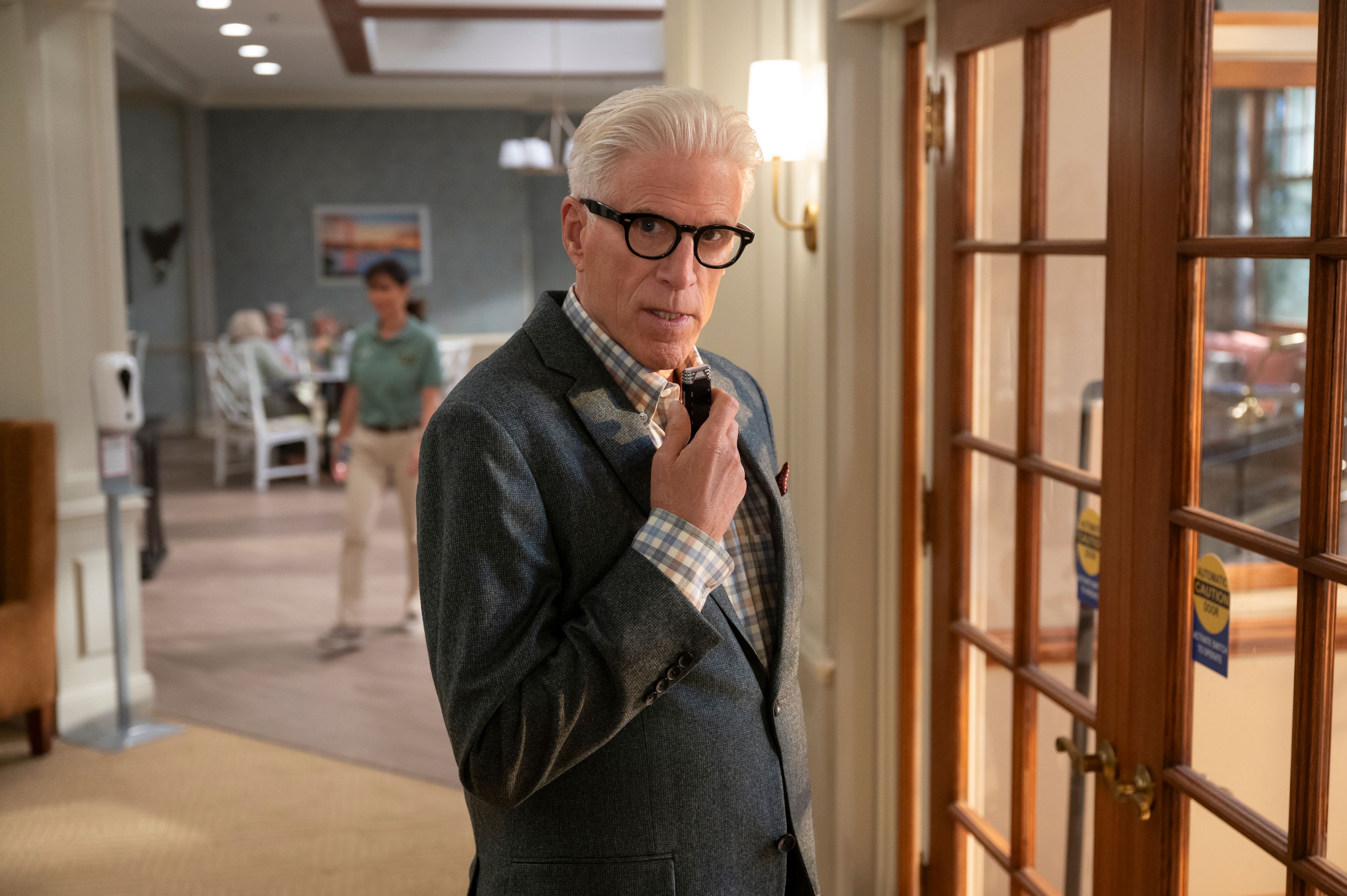 3600x2394 HD Wallpaper of Ted Danson in A Man on the Inside
