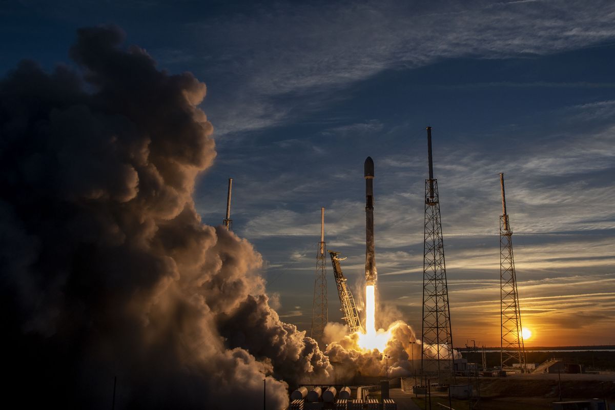 1200x800 See amazing photo of SpaceX's sunset Starlink launch