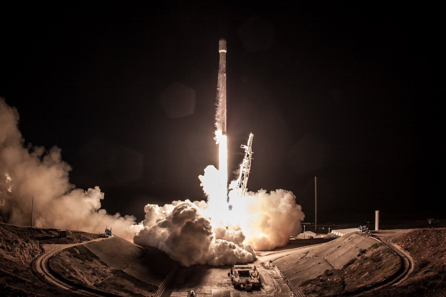 1500x1000 The Best Moments from SpaceX Launches in 17 Spectacular Image