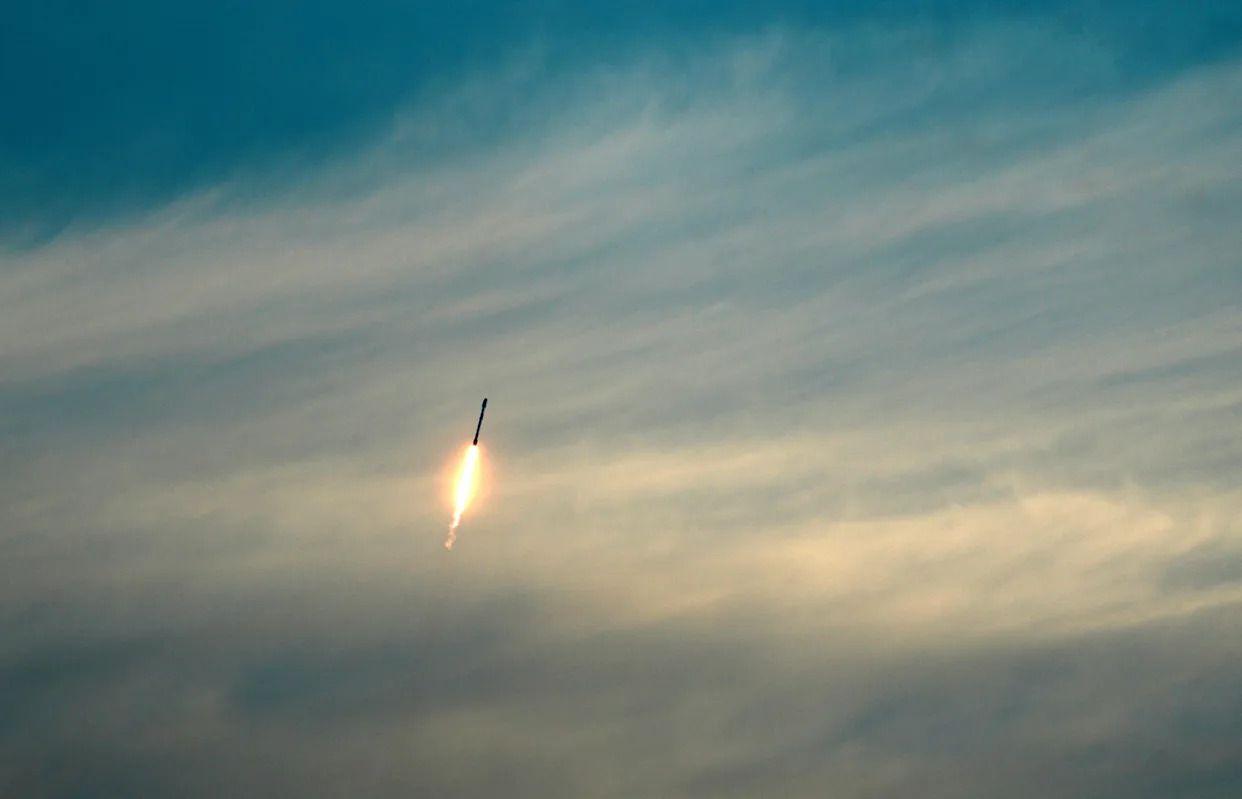 1242x799 SpaceX launch photo: See sunrise Starlink liftoff from Cape Canaveral Space Force Station