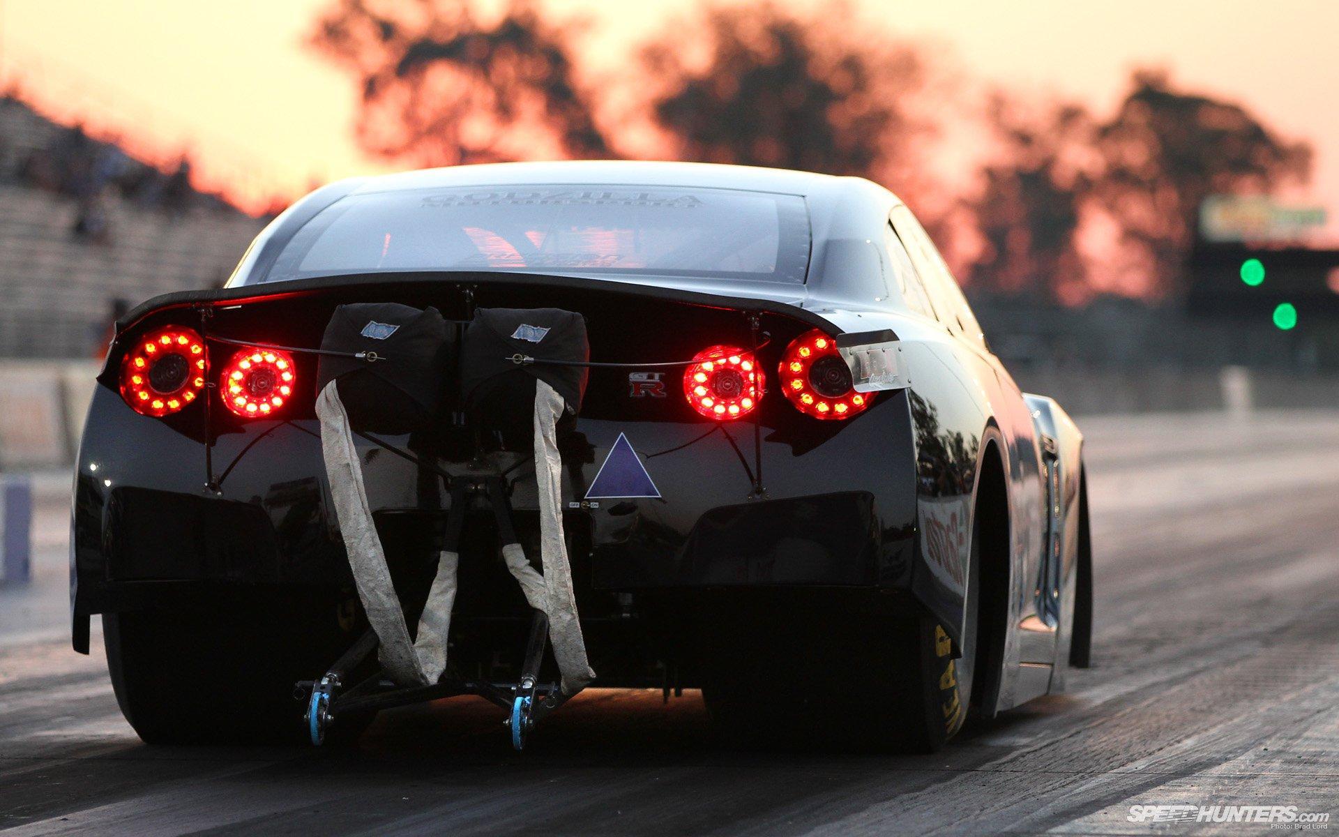 1920x1200 Drag Race Wallpaper