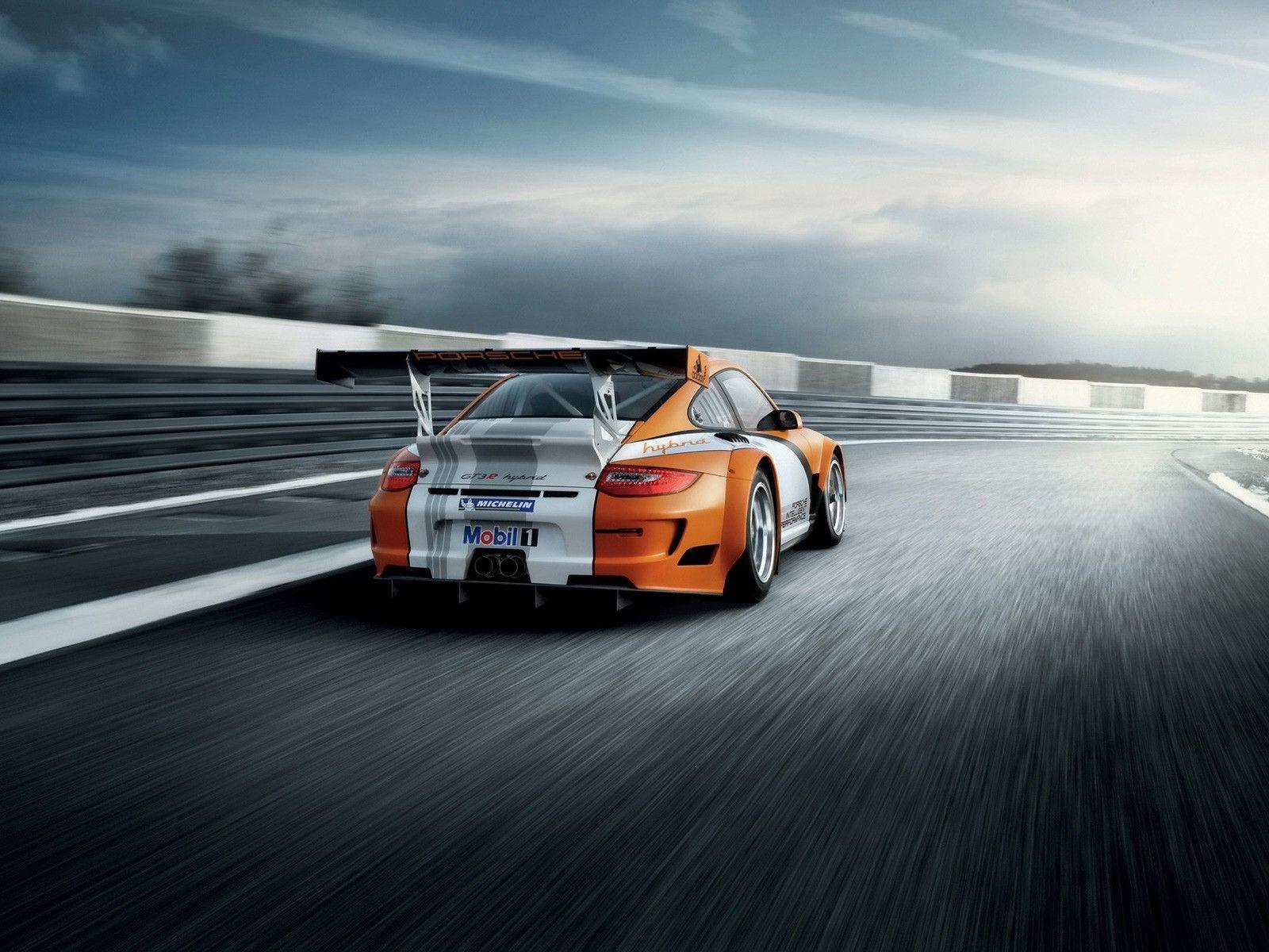 1600x1200 Race Track Wallpaper