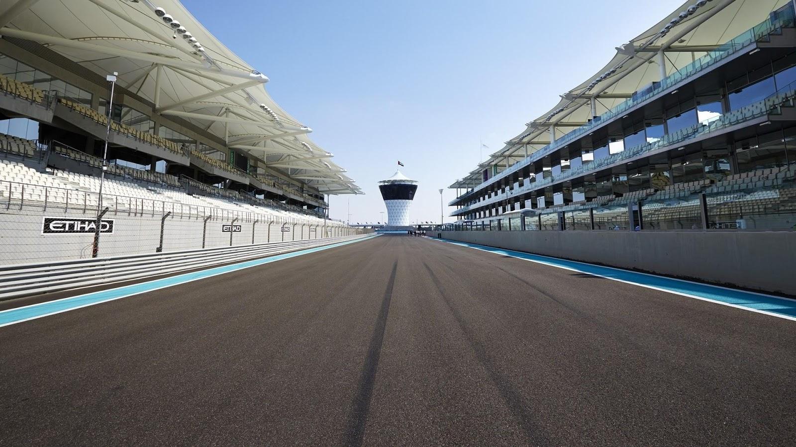 1600x900 Race Track Wallpaper