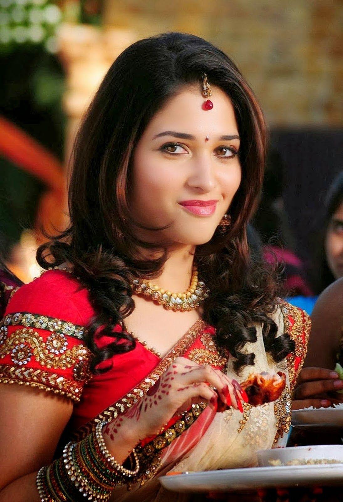 1095x1600 Photo Collection Tamanna Bhatia Wallpaper Free