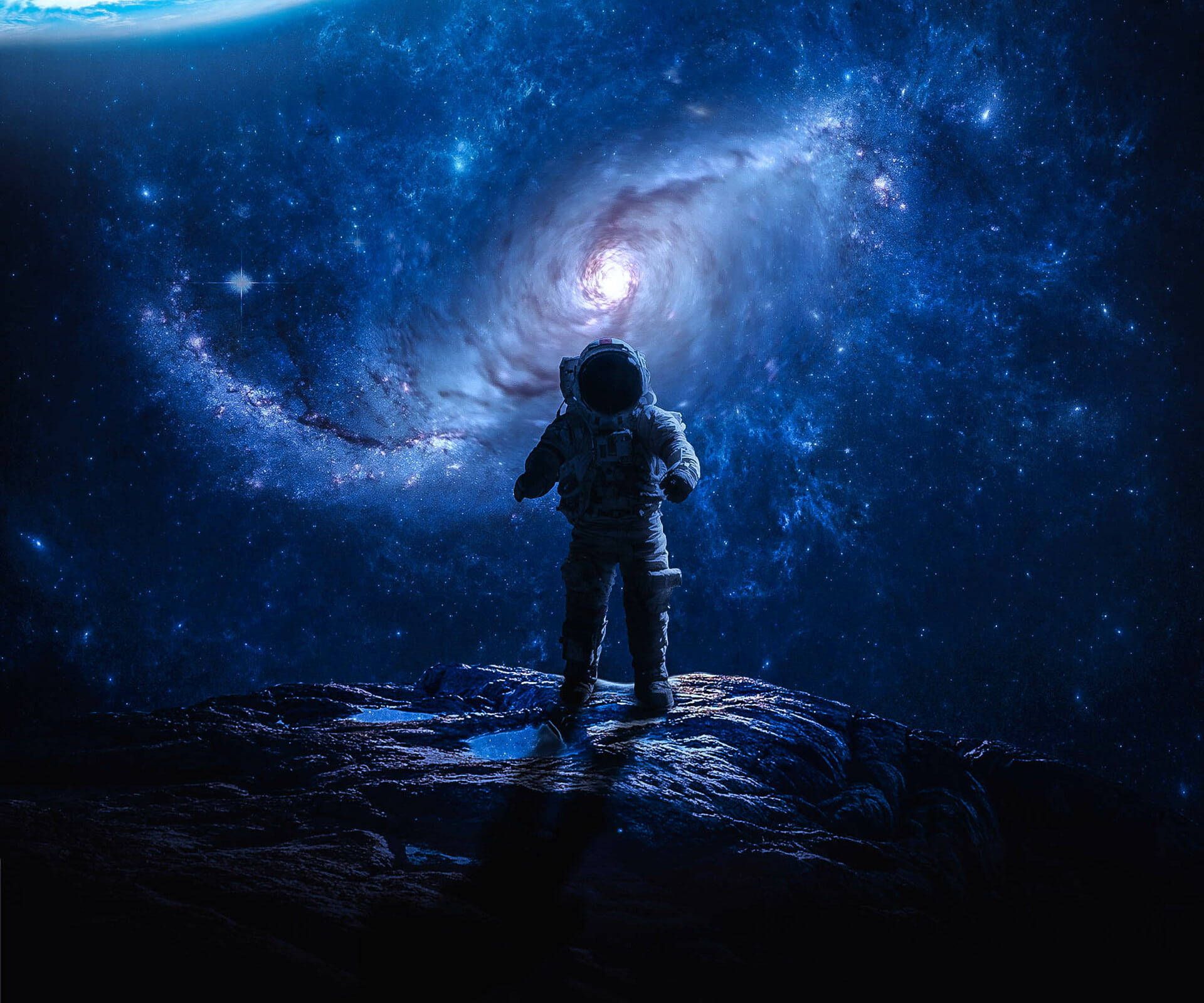 1920x1600 Spaceman Wallpaper
