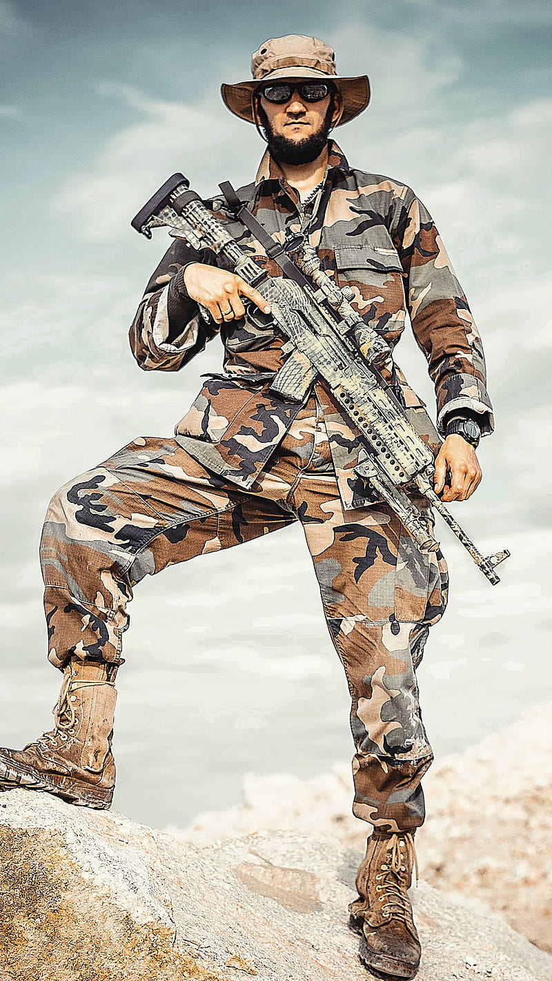 800x1422 Soldier standing, army man, HD phone wallpaper