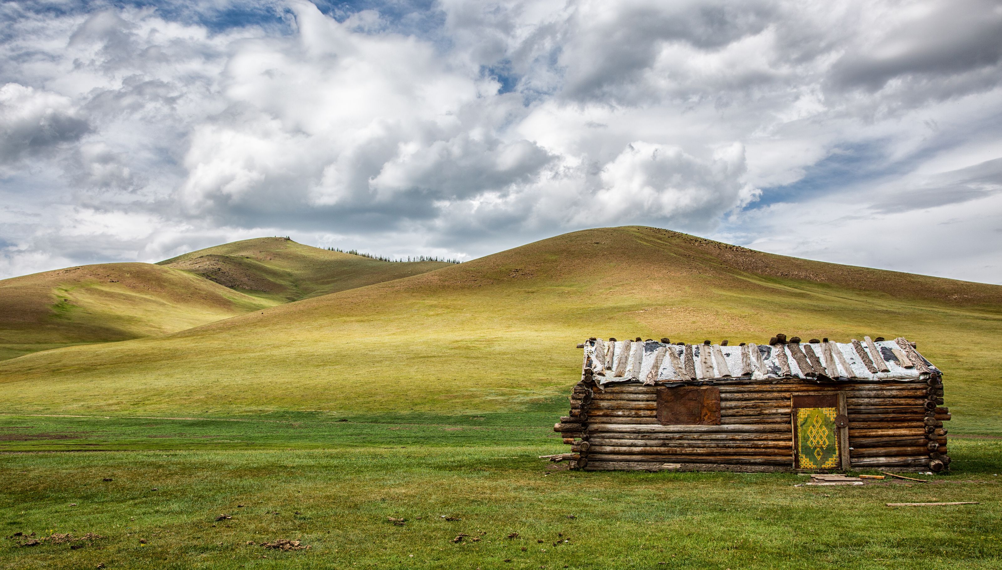 3200x1821 Abandoned Cabin in Mongolia Wall Mural