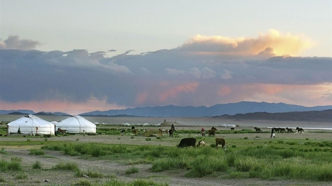 1366x768 Mongolian Travel Photography Wallpaper