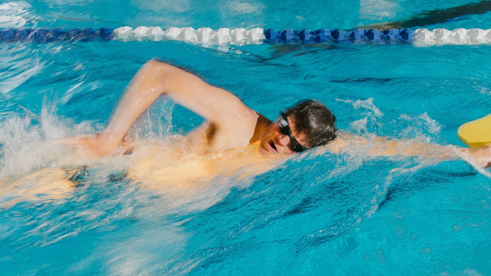 1600x900 The Magic of Swimming Lessons in Middle Age