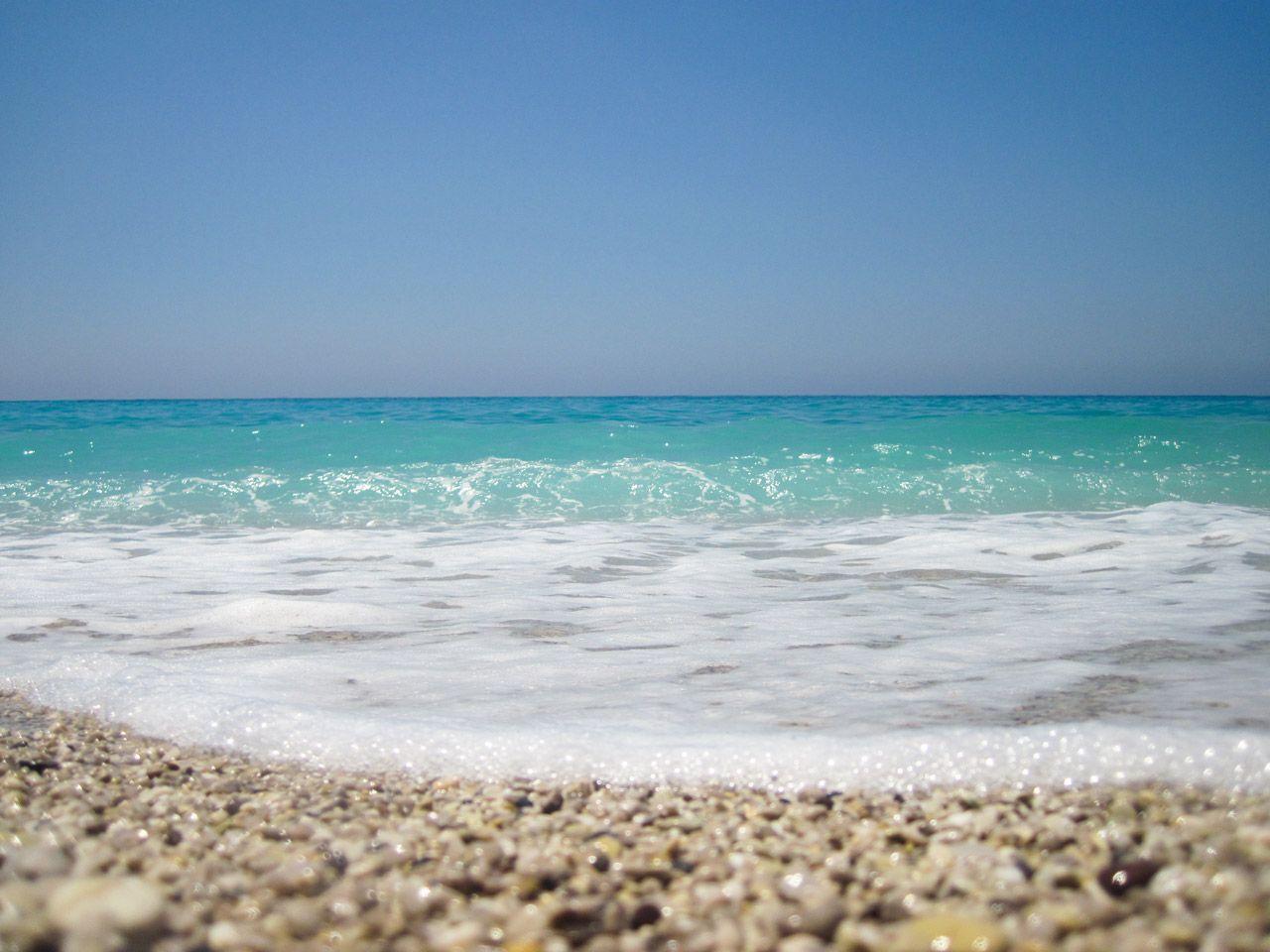 1280x960 Pebble Beach And Sea Free Domain Picture