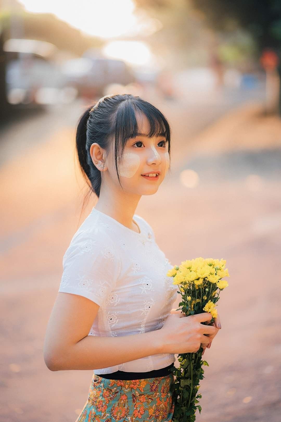 1080x1620 Myanmar Girl Wallpaper