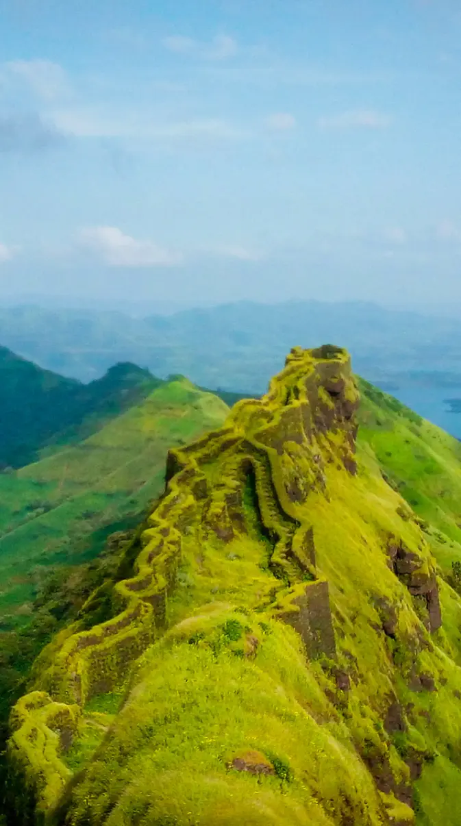673x1206 Rajgad fort wallpaper