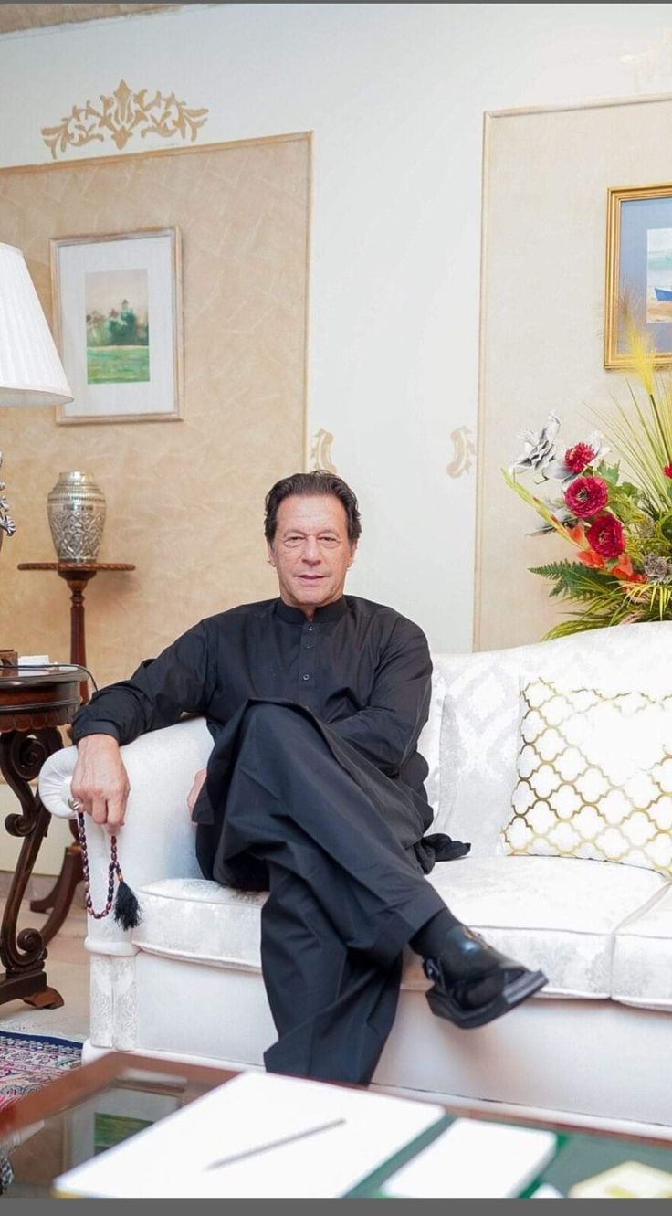 736x1331 Pinterest. Imran khan photo, Imran khan pic, Imran khan pakistan