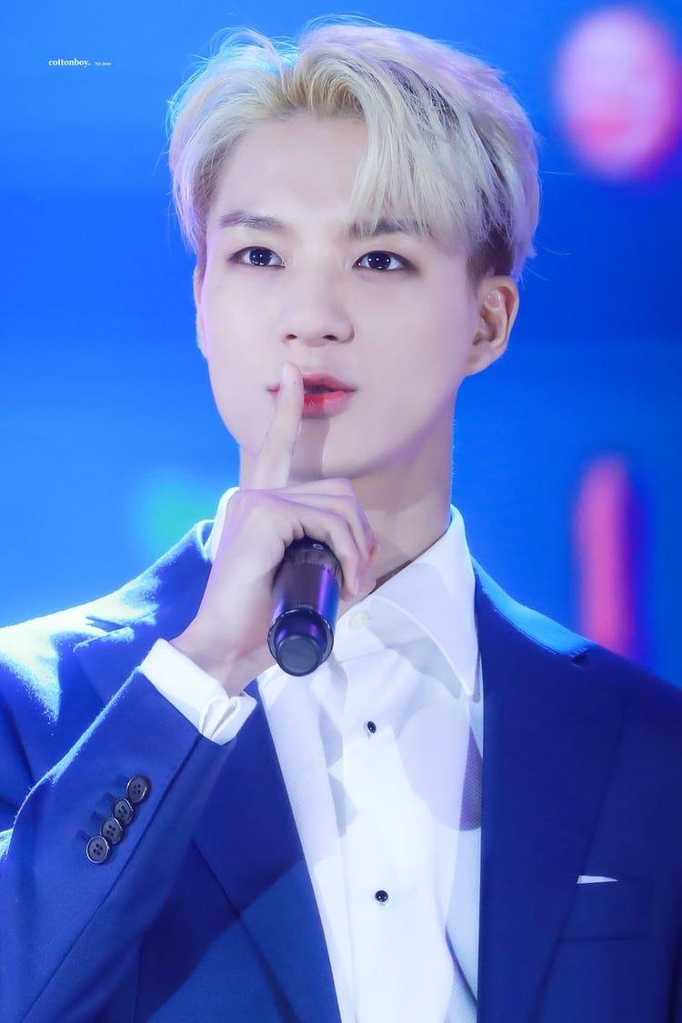 750x1125 image about Lee Jeno trending