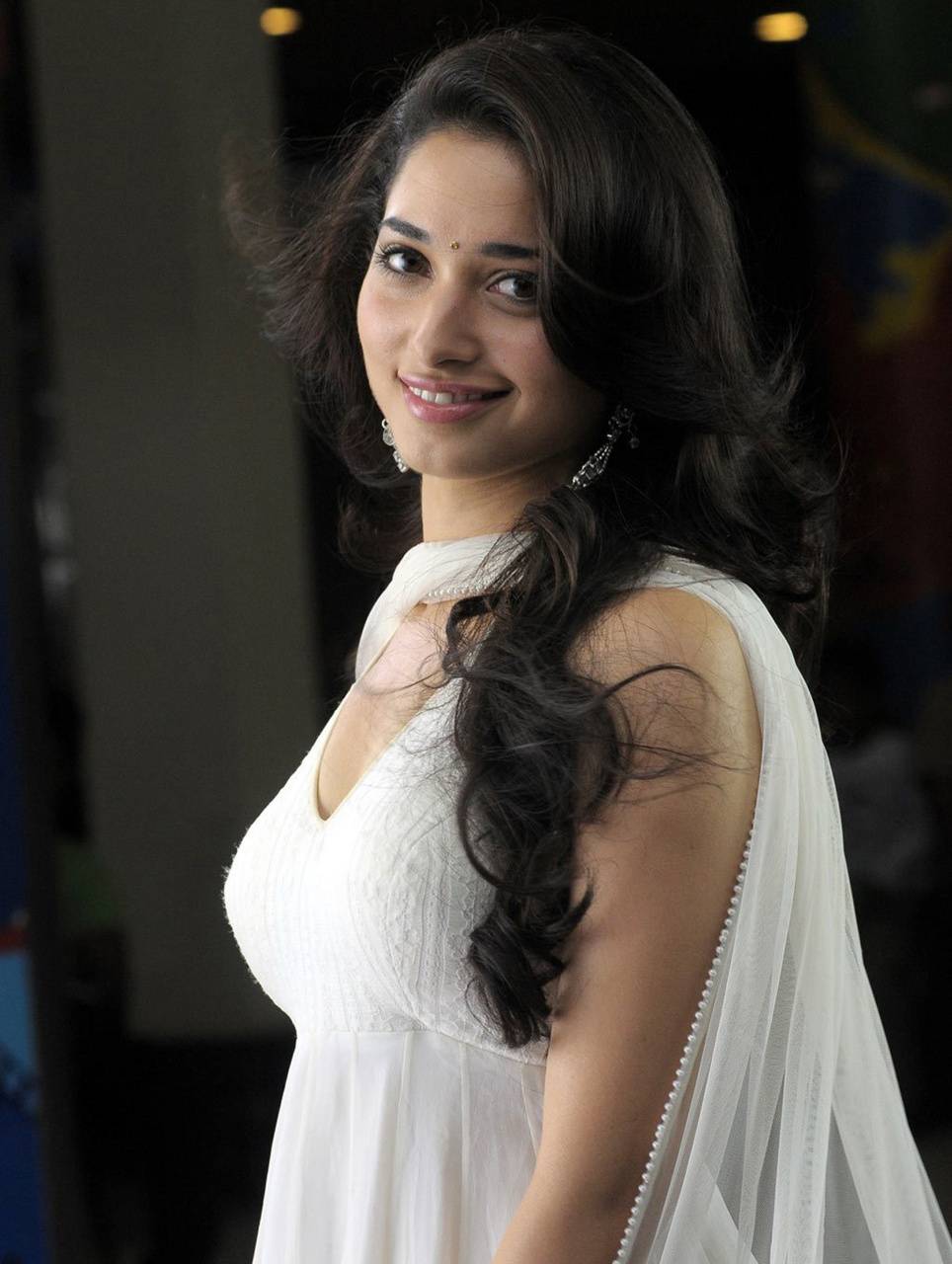964x1280 Tamanna Bhatia wallpaper