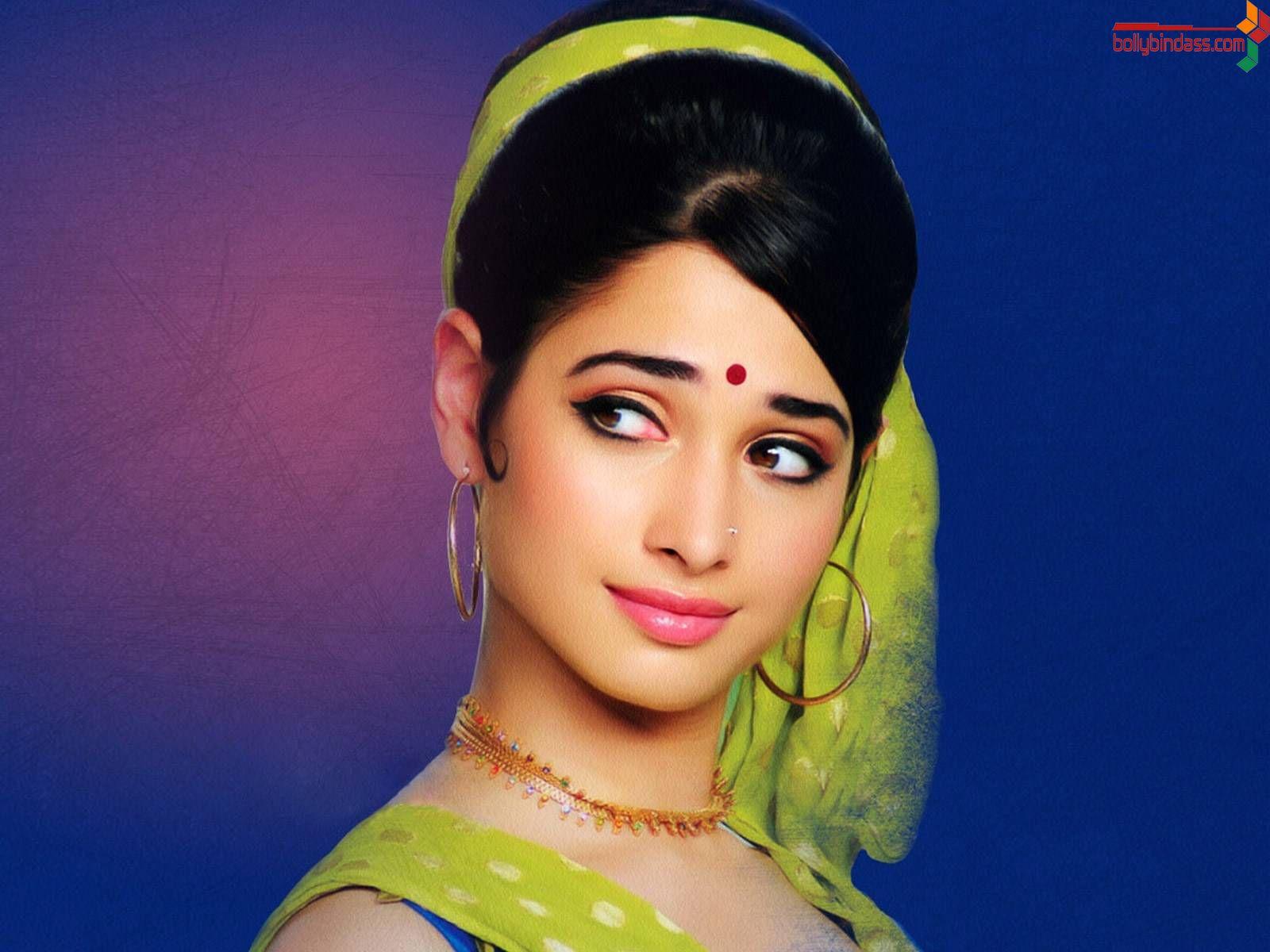 1600x1200 Free download Tamanna Bhatia Hot in Himmatwala Wallpaper subtat