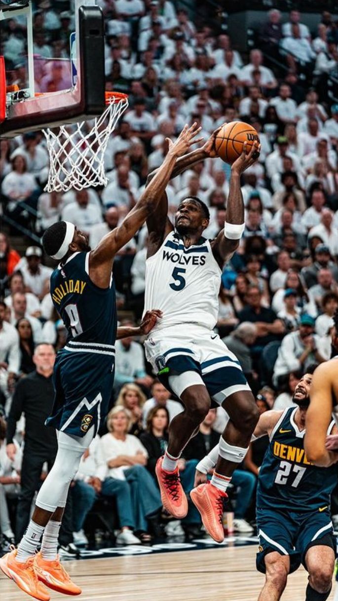 685x1216 Anthony Edwards