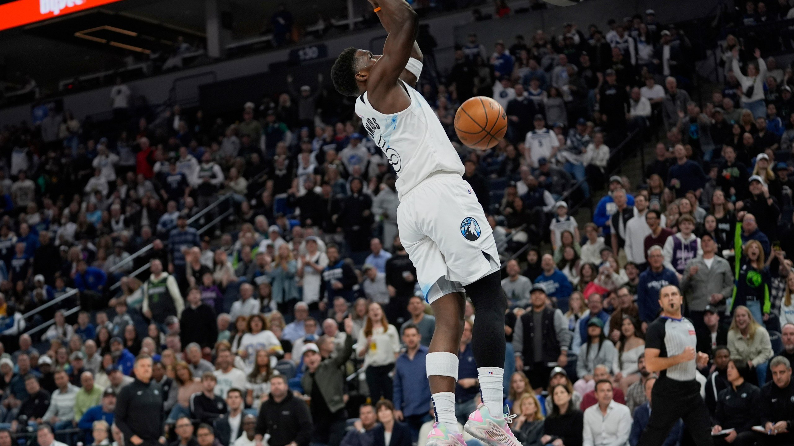 2560x1440 Edwards' 18th technical foul means another suspension, this time for Timberwolves' meaningful finale