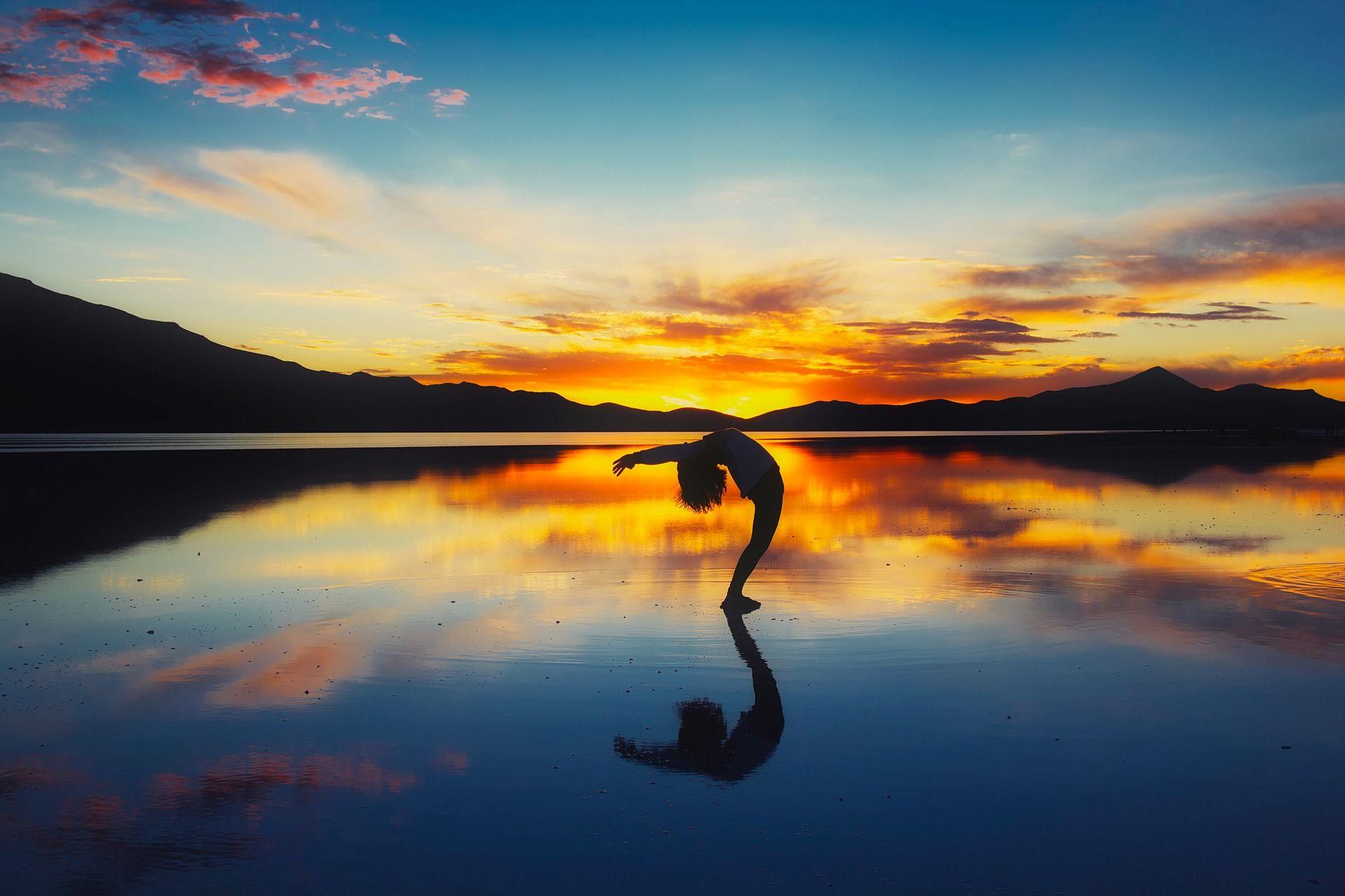 1920x1279 Free download Photo of Salar de Uyuni in Bolivia HD Wallpaper