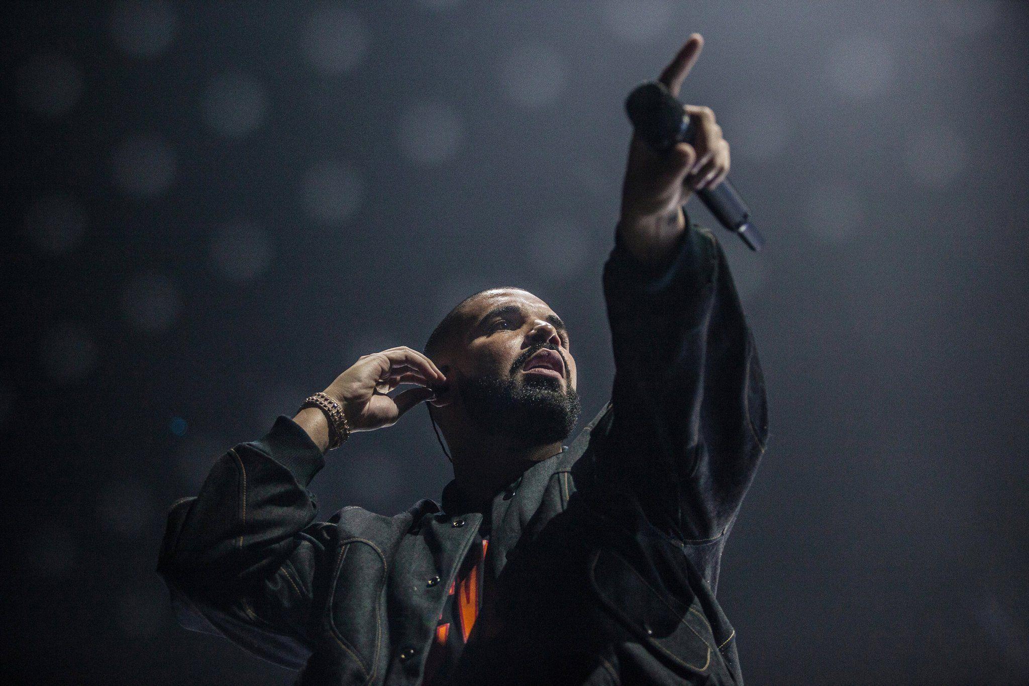 2048x1365 Review: Drake Opens Tour in Austin, Rapping, Singing and Sneering