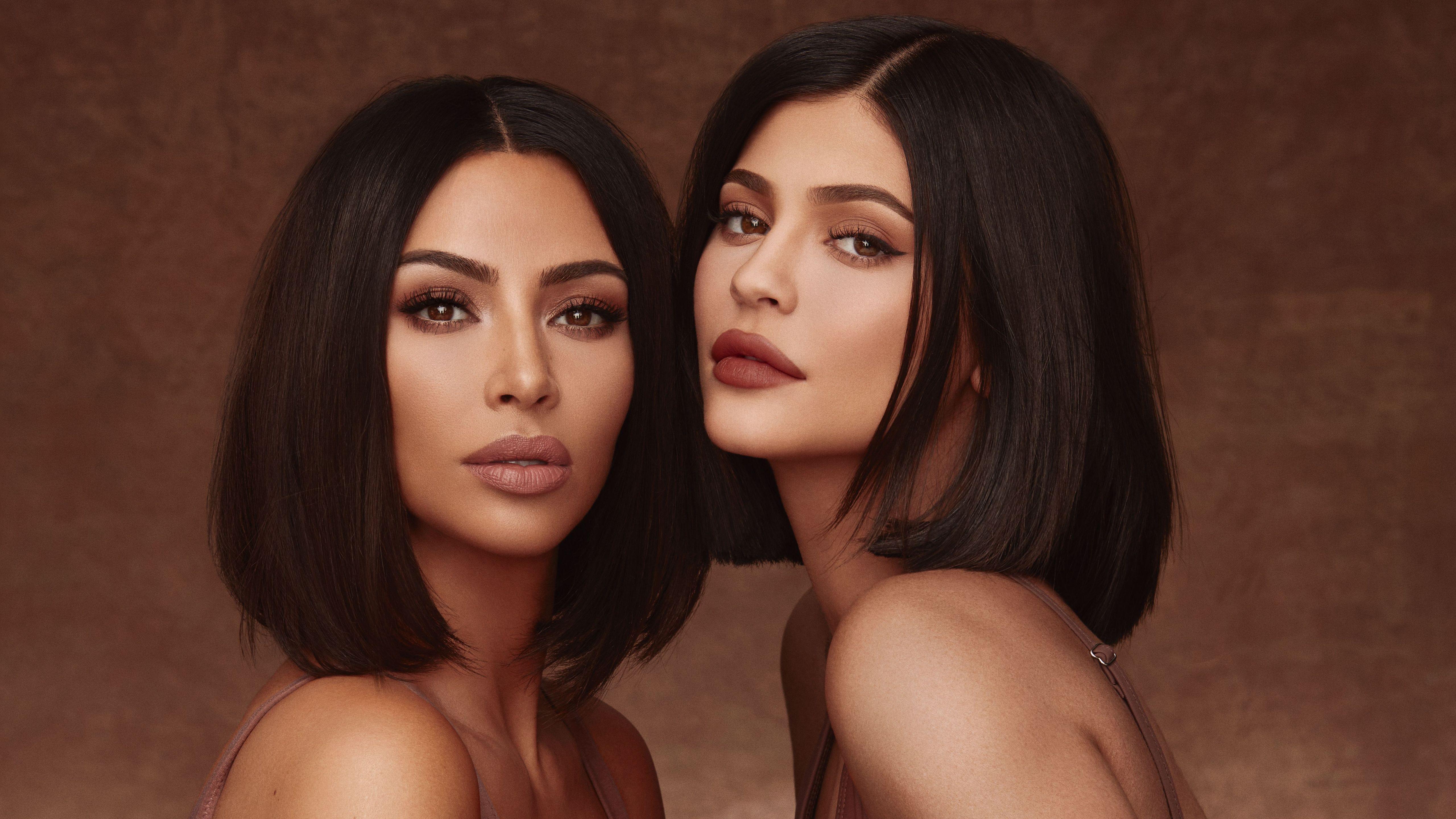 5120x2880 Kim Kardashian and Kylie Jenner Wallpaper 5k Ultra HD