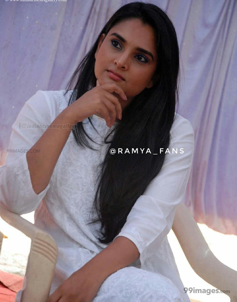 Ramya Wallpapers - Top Free Ramya Backgrounds - WallpaperAccess