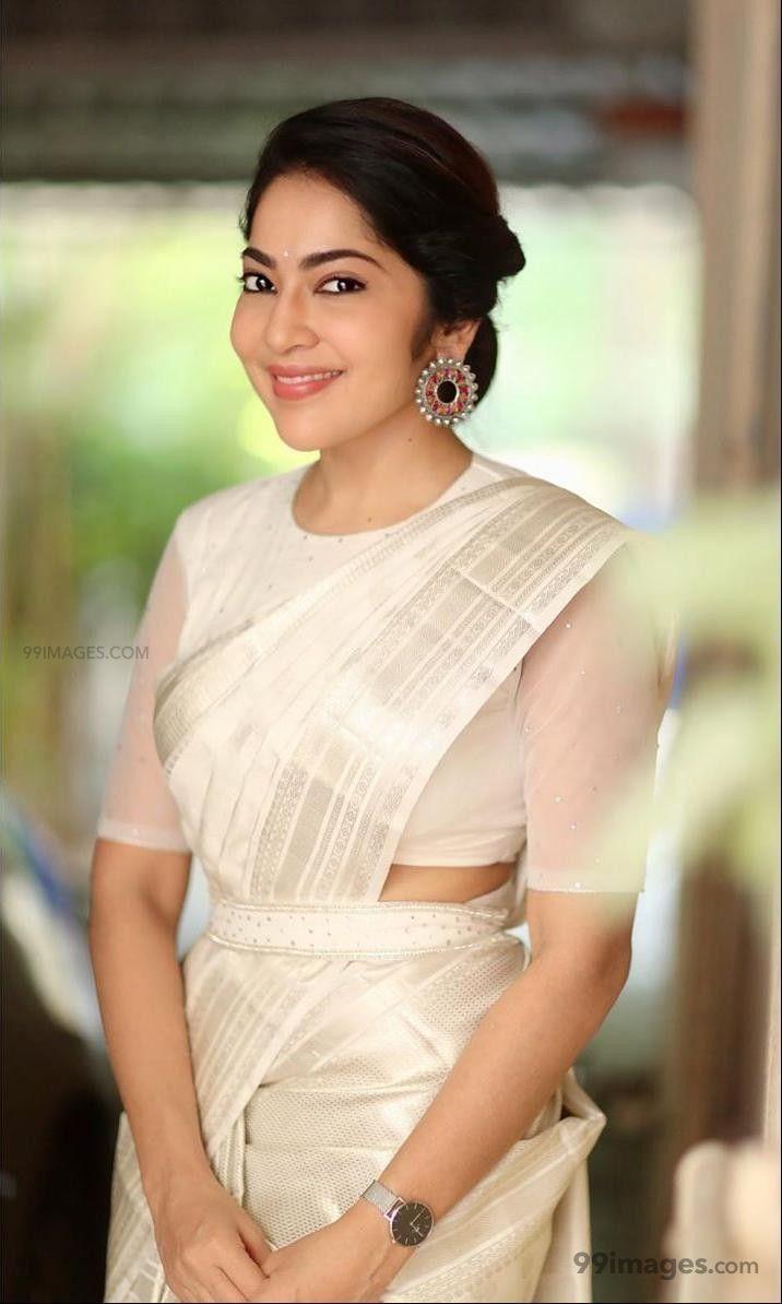 716x1194 VJ Ramya Subramanian Latest Hot HD Photo / Wallpaper
