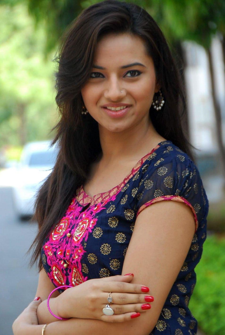 954x1422 Isha Chawla