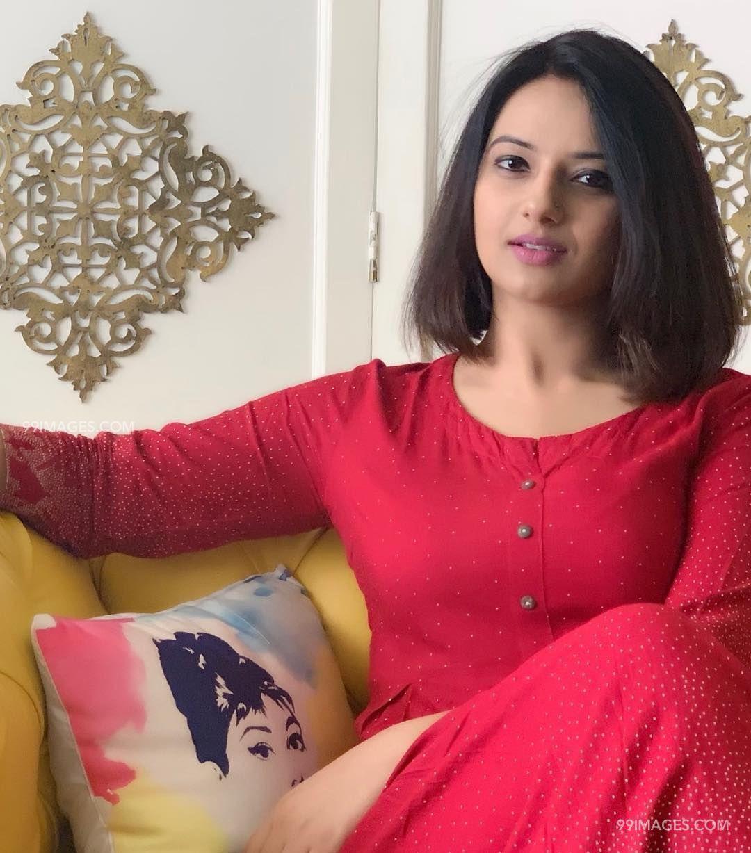 1080x1227 Isha Chawla Beautiful Photo & Mobile Wallpaper HD