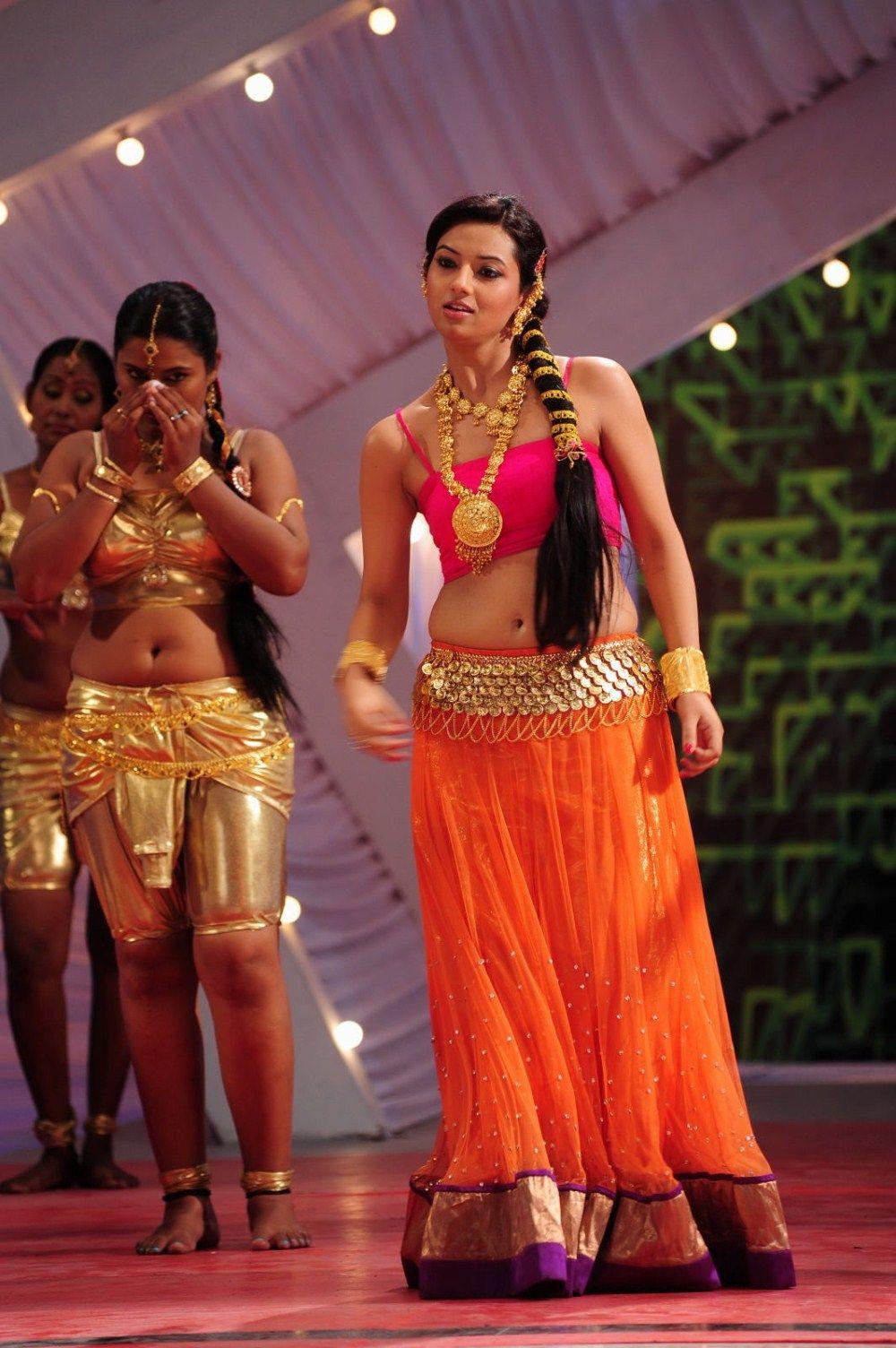 1000x1504 Isha Chawla Hot Spicy Navel Show. Latest Indian Hollywood Movies