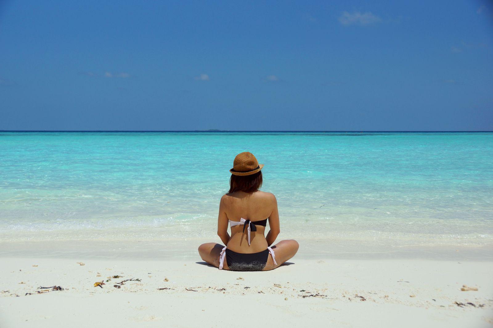 1600x1066 Woman Girl Water Person Sea Ocean Beach Summer Blue Vacation Sunny