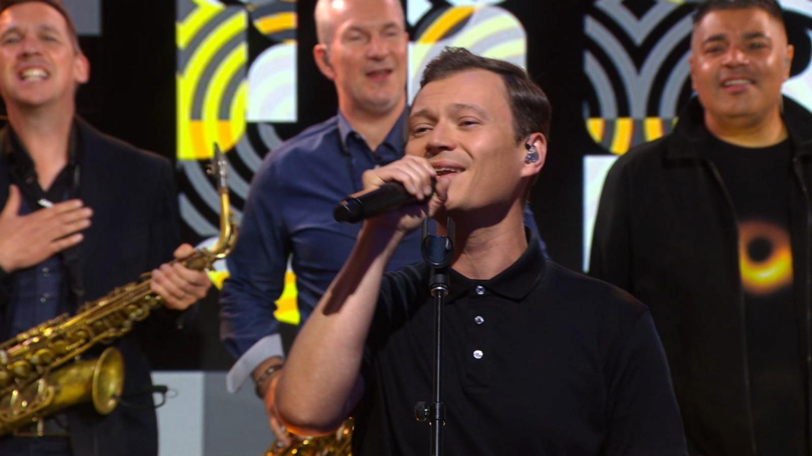 1600x900 UB40 performs '(I Can't Help) Falling in Love With You' Morning America