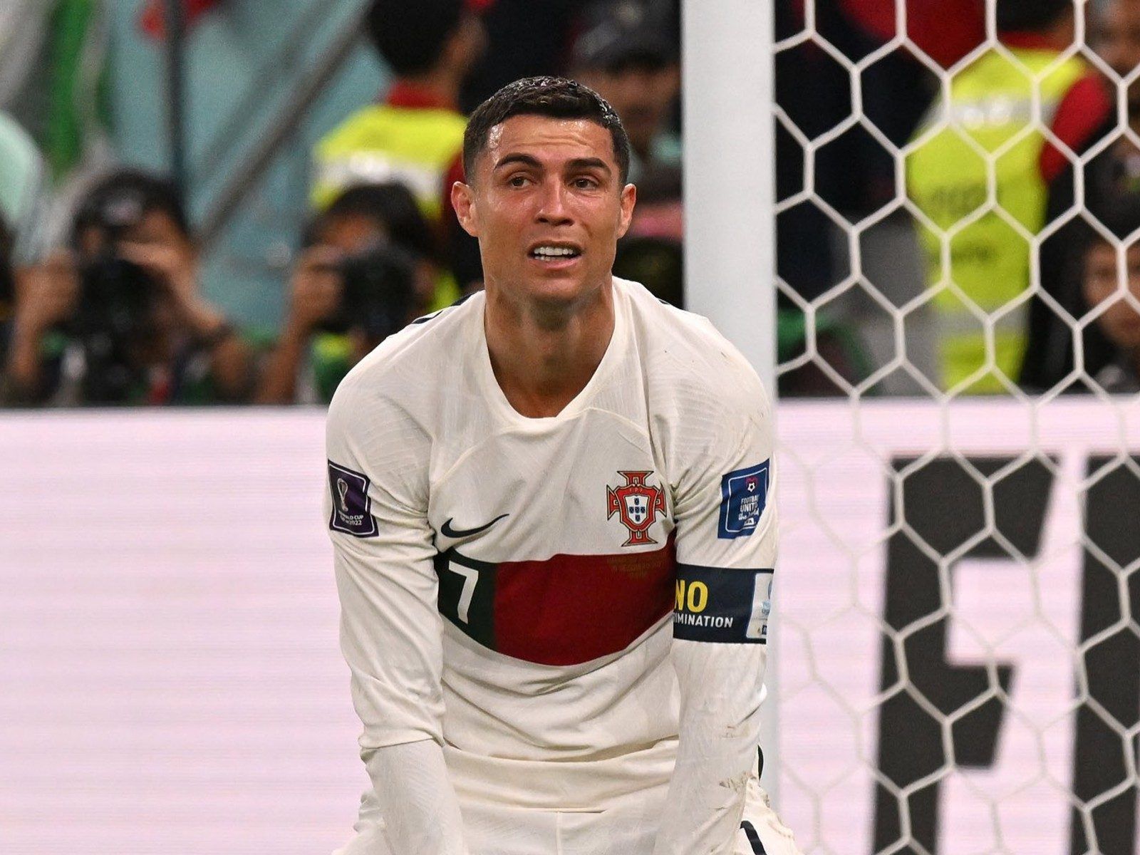 1600x1200 Ronaldo Cry Wallpaper