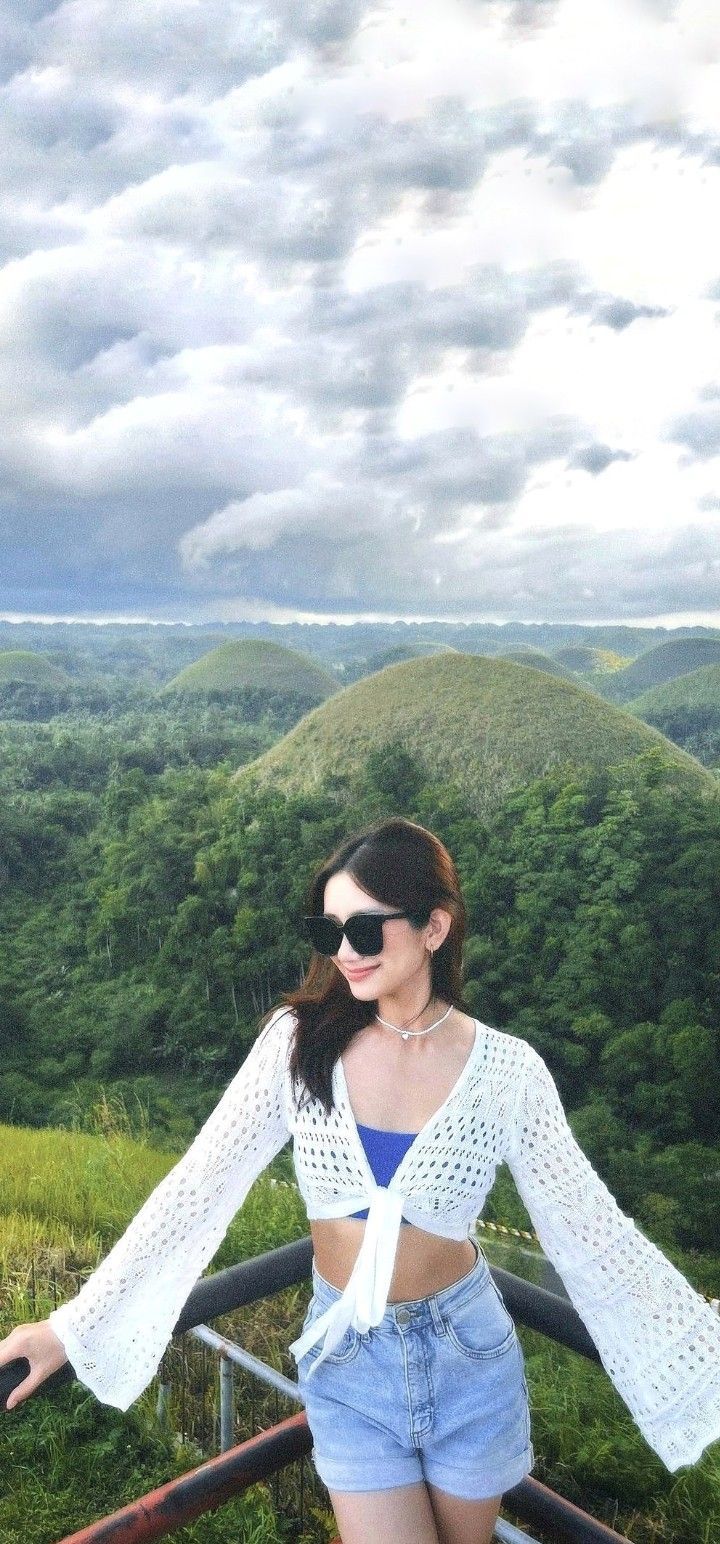 720x1544 bini. Modest girly outfits, Tiktok style, Pretty brunette