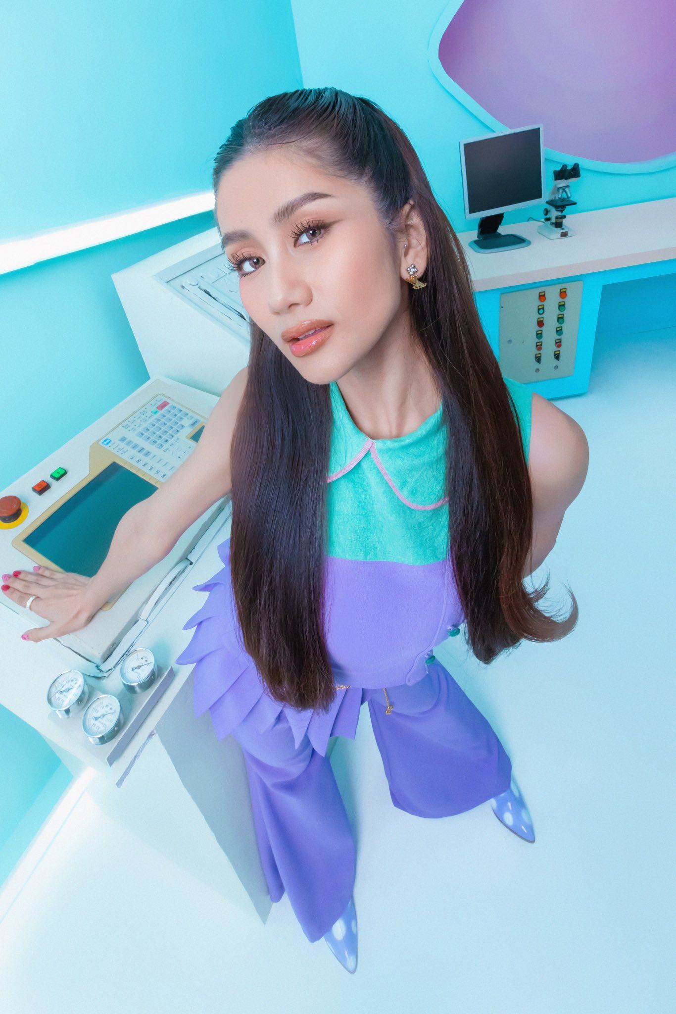 1366x2048 Sheena & Jhoanna Blink Twice Concept Photo