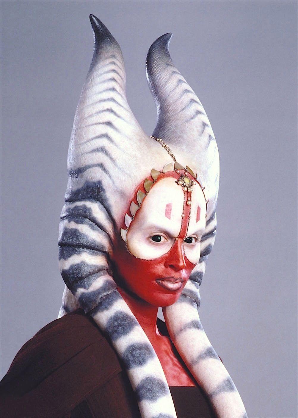 1002x1403 Shaak Ti