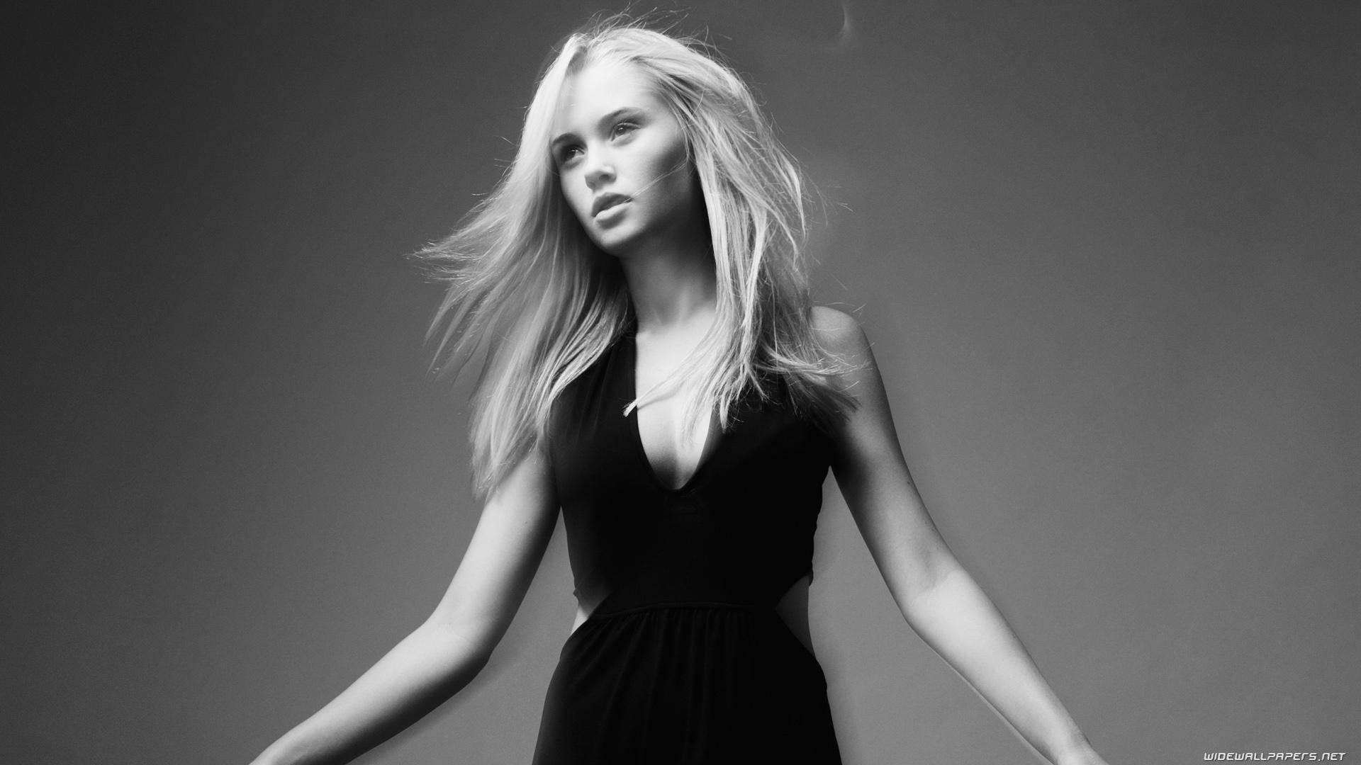 1920x1080 Virginia Gardner Wallpaper