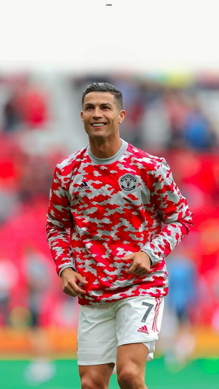 736x1308 Cristiano Ronaldo Man Utd Training wallpaper