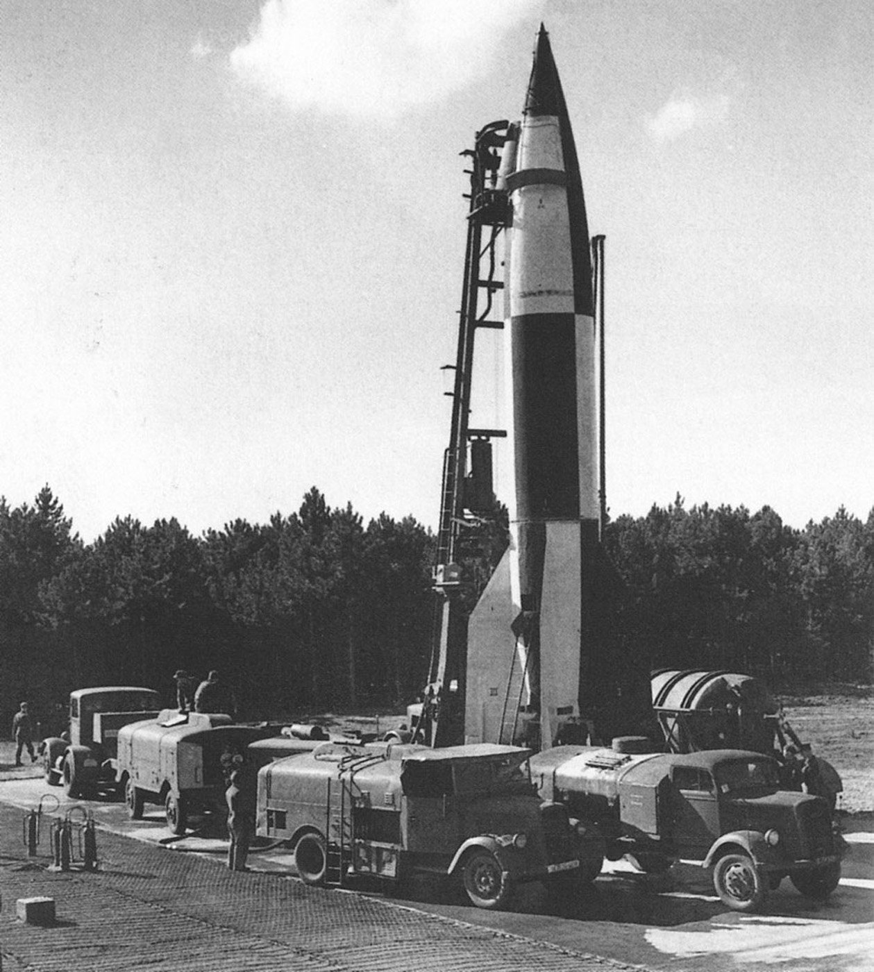 V 2 Rockets Base V-2 Rocket Wallpapers - Top Free V-2 Rocket Backgrounds - WallpaperAccess