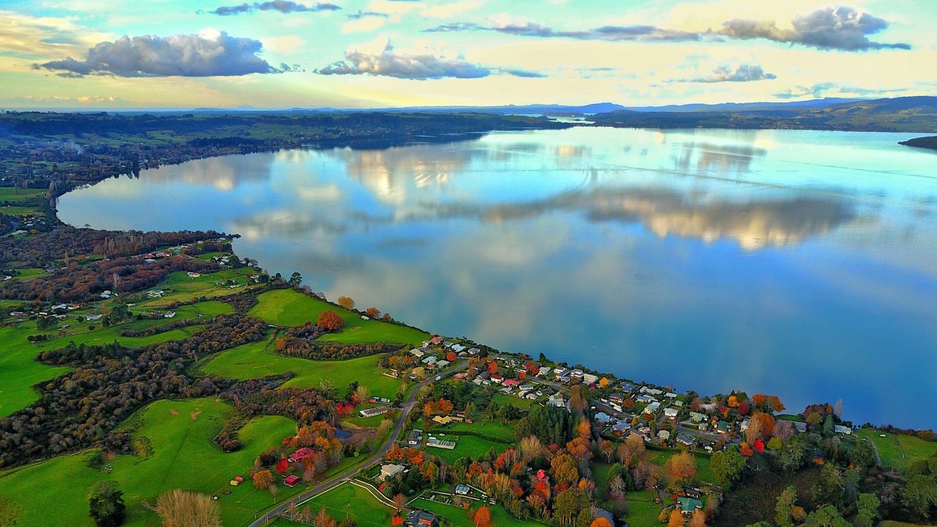 1366x768 Rotorua Travel Guide
