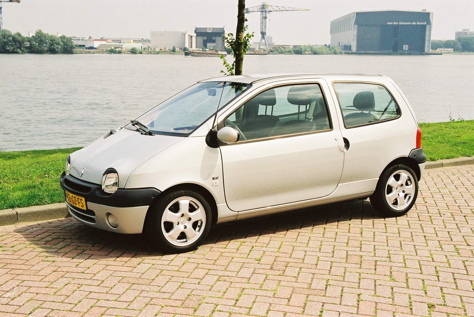 1840x1232 Renault Twingo Wallpaper