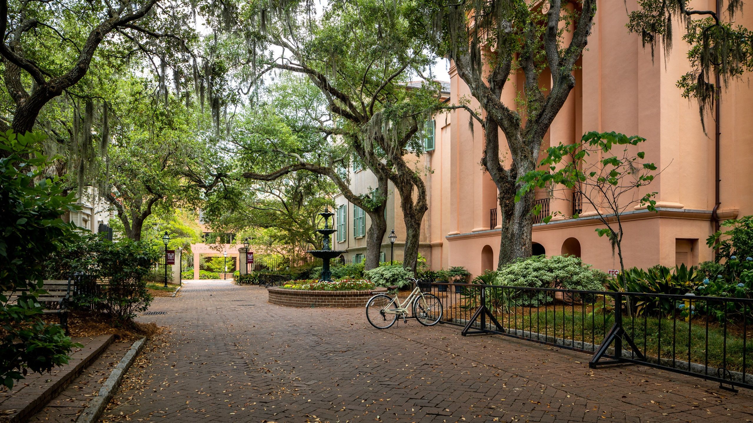 2560x1440 Profile for College of Charleston