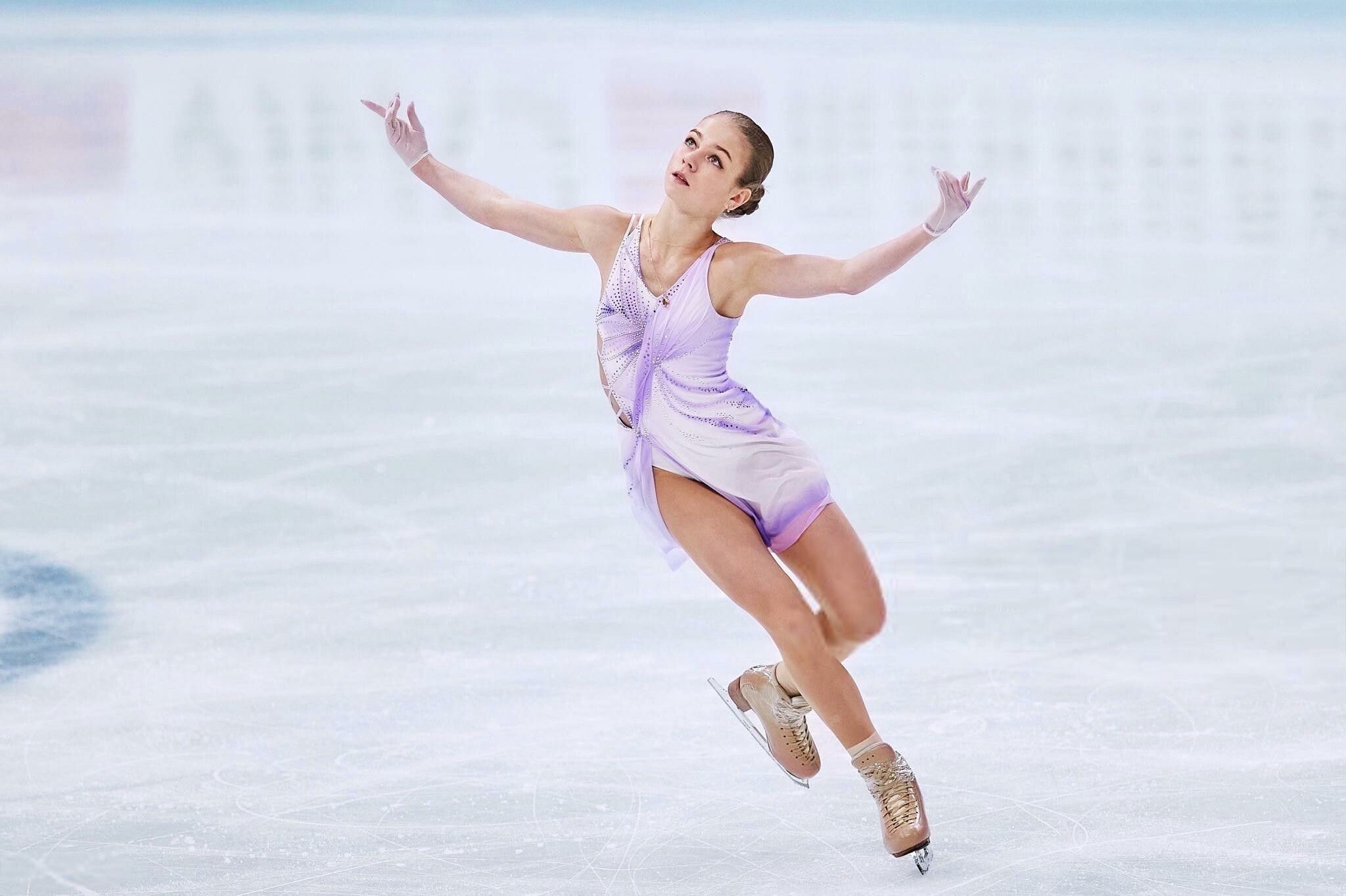 2048x1364 Alexandra Trusova Wallpaper