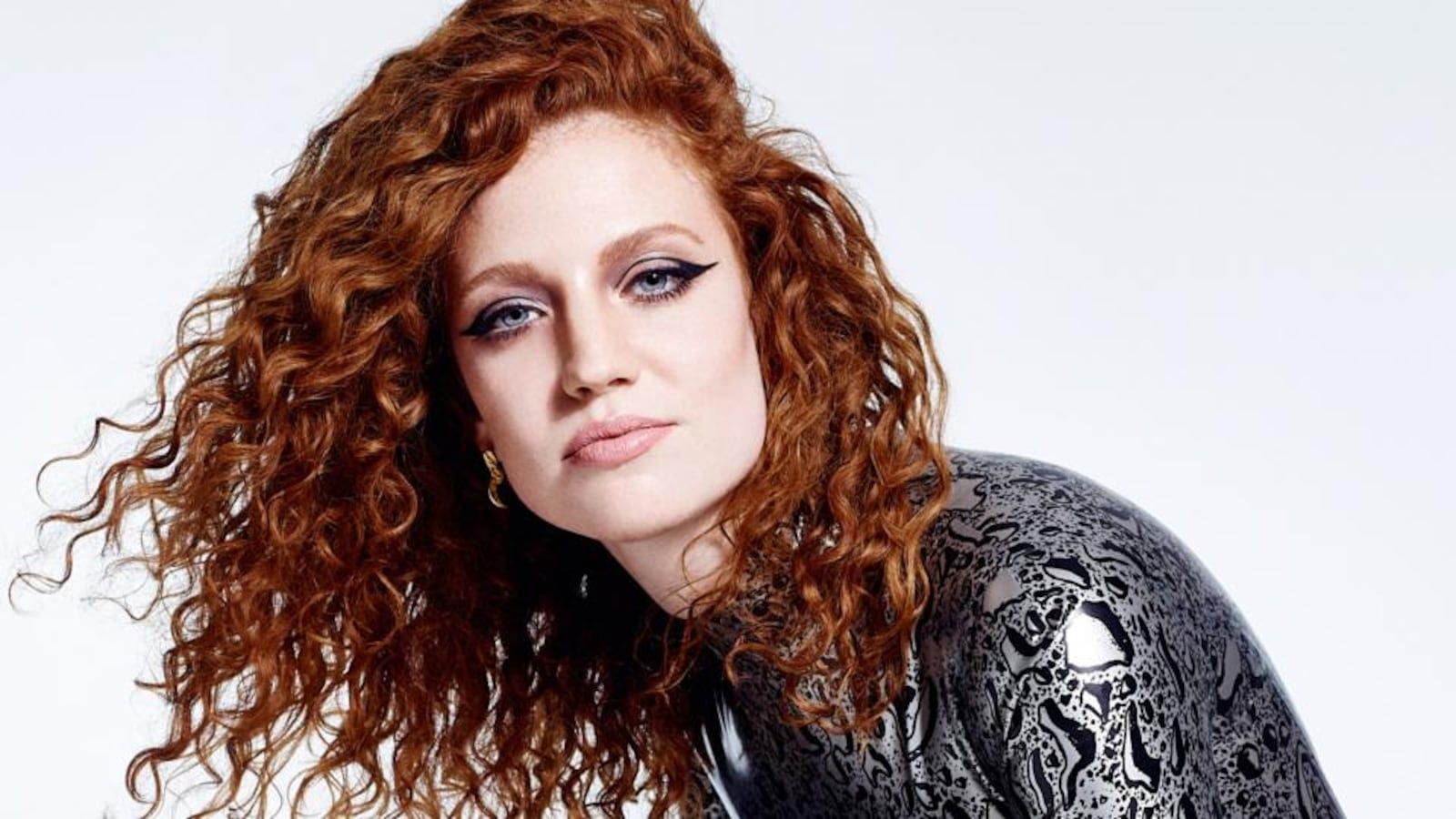 1600x900 Jess Glynne: a new voice in more ways than one