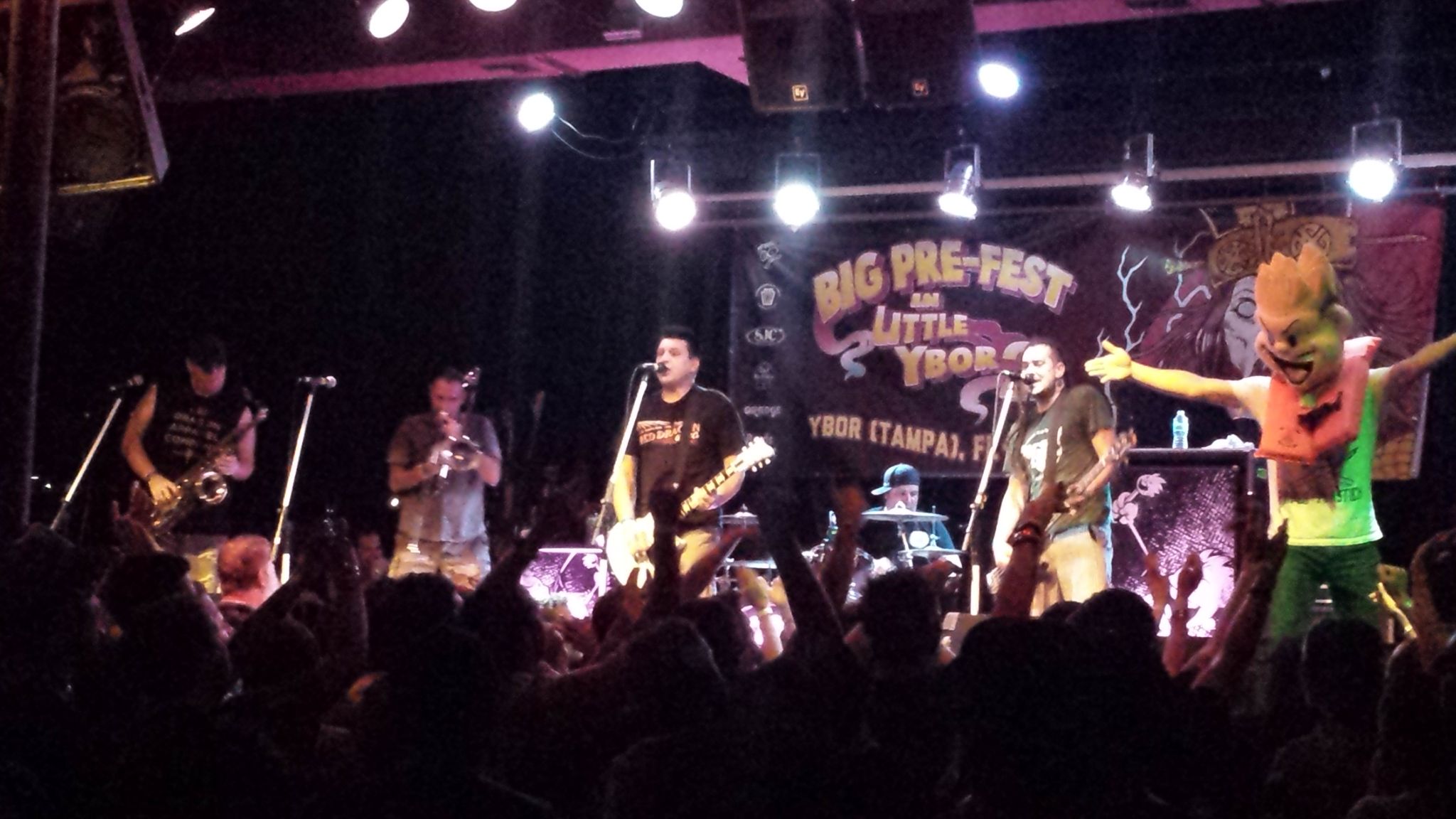 2048x1152 The Most Important Album Of My Life + Wine. Less Than Jake Live Review W/ The Menzingers. Pre Fest Ybor City. October 30 2014 ⋆ Shows I Go To