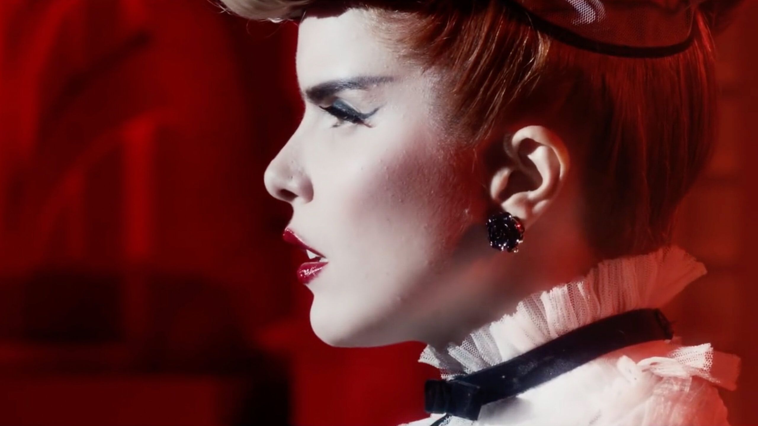 2560x1440 Paloma Faith